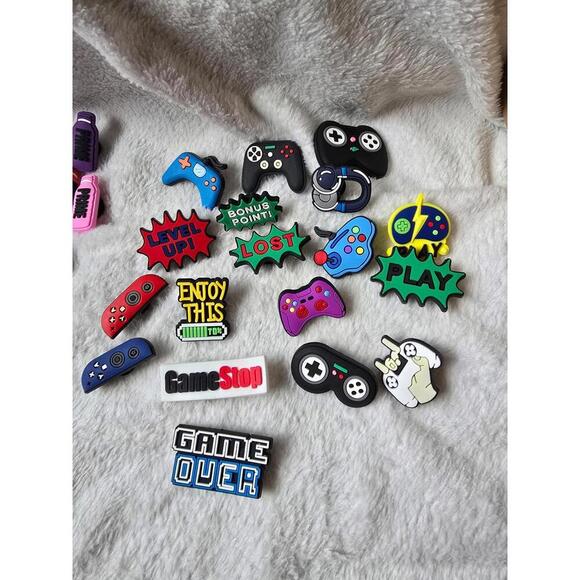 DONT BUY  SEND MESSAGE WITH WHAT Croc Jibbitz - Picture 2 of 11